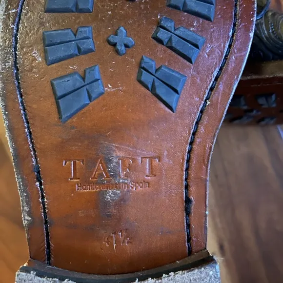 Men's Embossed Leather Boots - Brown