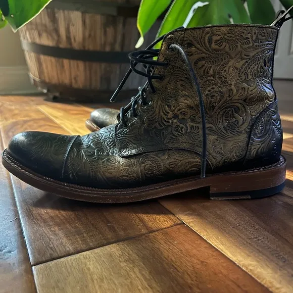 Men's Embossed Leather Boots - Brown