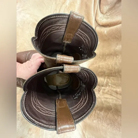 Men’s Justin 3023 Ostrich Roper style Boots Size 8D