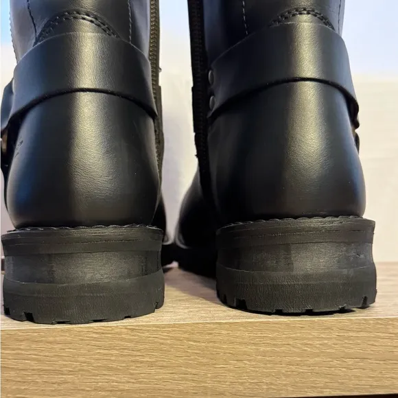 Men's Xelement 1502 'Killa' Black Leather Size 9 Harness Motorcycle Boots Black