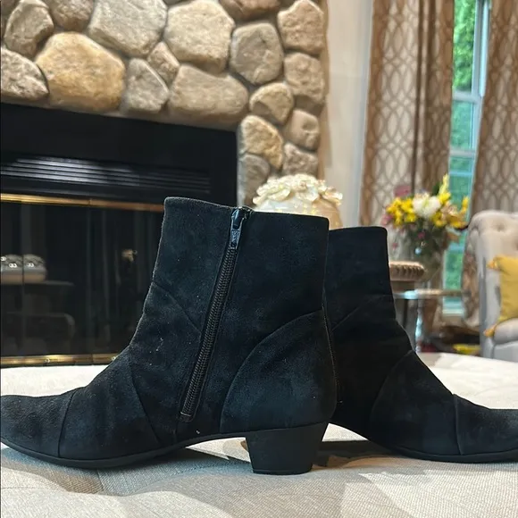 Mephisto Women’s Black Suede Ankle Booties Size 8