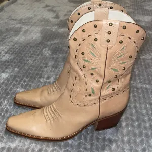 Mercer &amp; Madison Tan Green Genuine Leather Cowboy Boots.  Size 10