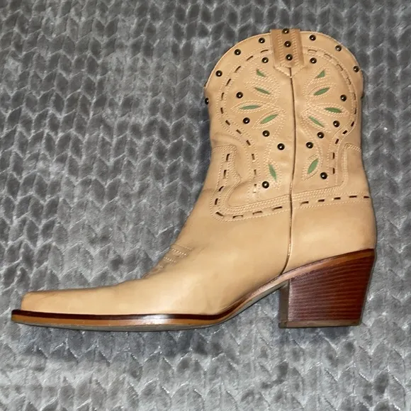 Mercer &amp; Madison Tan Green Genuine Leather Cowboy Boots.  Size 10