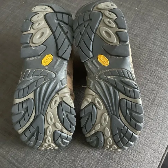 Merrell Men’s Moab 2 Mid Waterproof Boots Size 12W