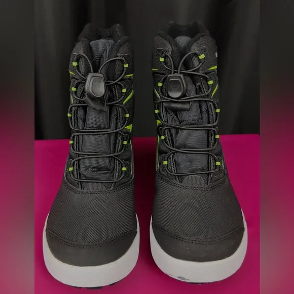 Merrell Snow Bank 3.0 Winter &amp; Waterproof SnowBoots Black &amp; Green Kids' 2. NWOT