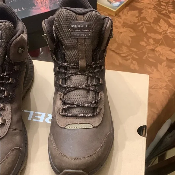 Merrell Speed Strike 2 Mid Hiking Boots like new!
