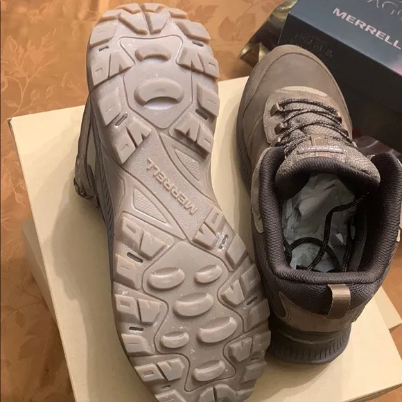 Merrell Speed Strike 2 Mid Hiking Boots like new!