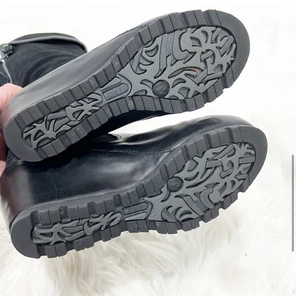 Merrell Wedgetarian Lyla Boots Black, Size 7.5