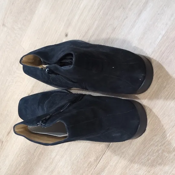 Mezlan Black Suede Zip Up Boots NWOT