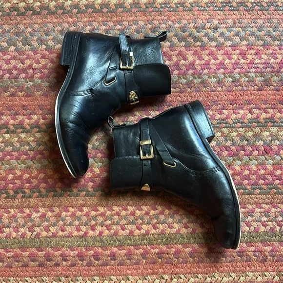 MICHAEL KORS ARLEY BLACK LEATHER GOLD ANKLE RIDING BOOTS