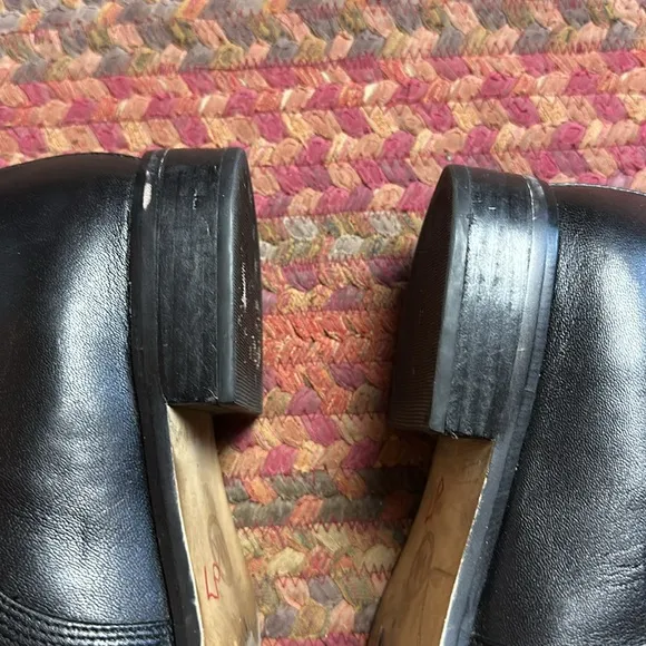 MICHAEL KORS ARLEY BLACK LEATHER GOLD ANKLE RIDING BOOTS