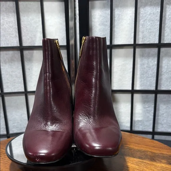 Michael Kors Elaine Leather EUC Booties
