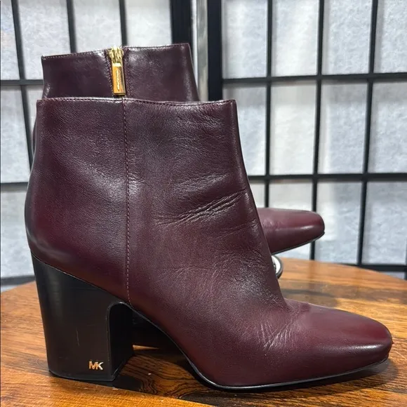 Michael Kors Elaine Leather EUC Booties