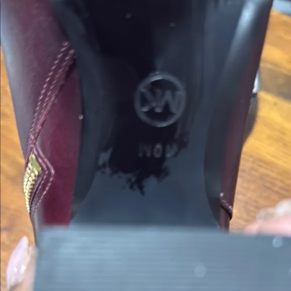 Michael Kors Elaine Leather EUC Booties