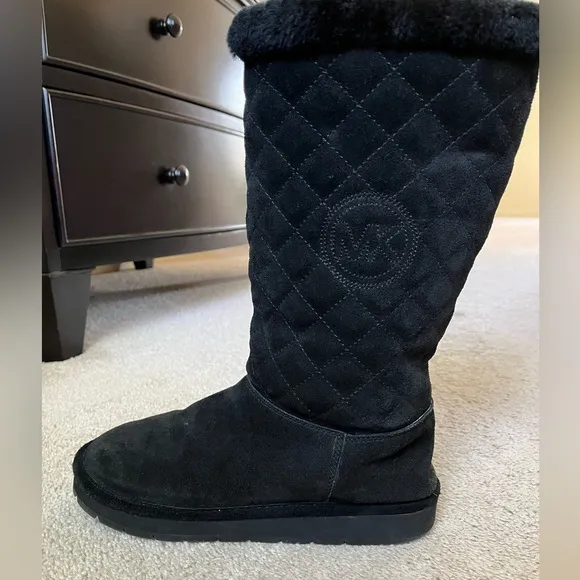 Michael Kors Sandy Quilted Suede Black Sherpa Lined Women's Boots Size 8