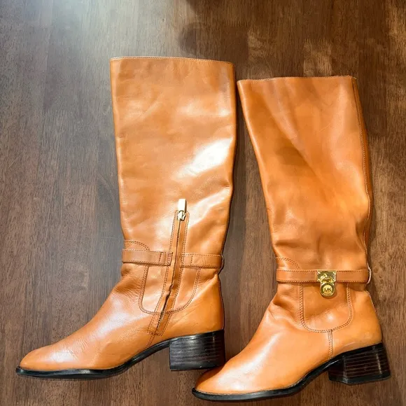 Michael Kors Women’s Boots, genuine leather, Tan color, size 8