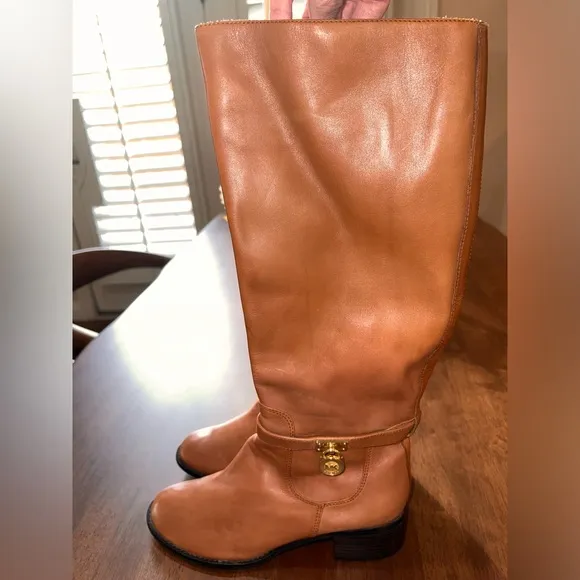 Michael Kors Women’s Boots, genuine leather, Tan color, size 8