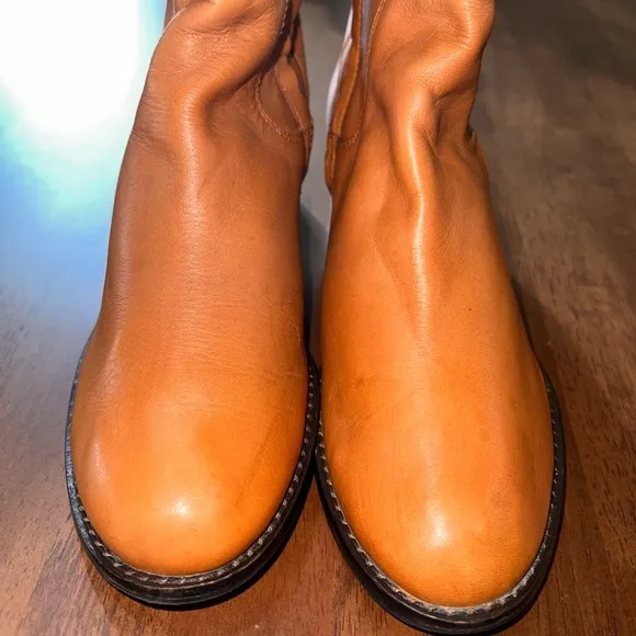 Michael Kors Women’s Boots, genuine leather, Tan color, size 8