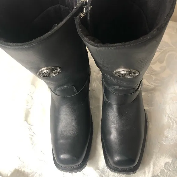 Milwaukee Leather Men's Black 11-inch Classic Harness Square Toe Boots, 9.5