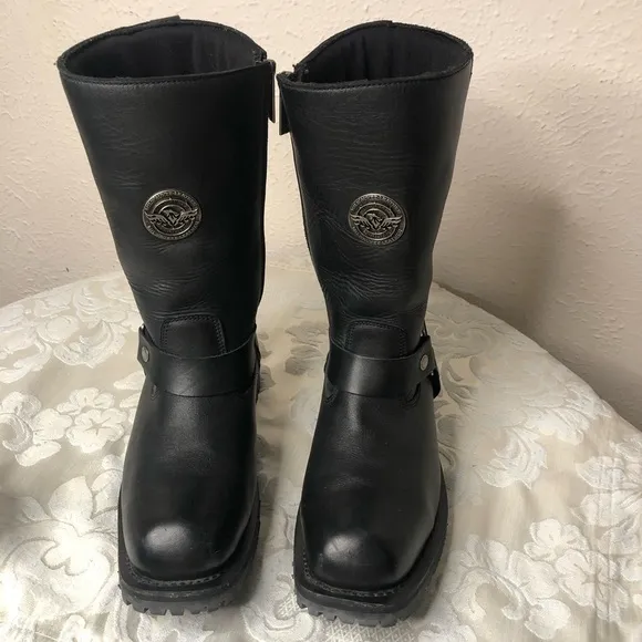 Milwaukee Leather Men's Black 11-inch Classic Harness Square Toe Boots, 9.5