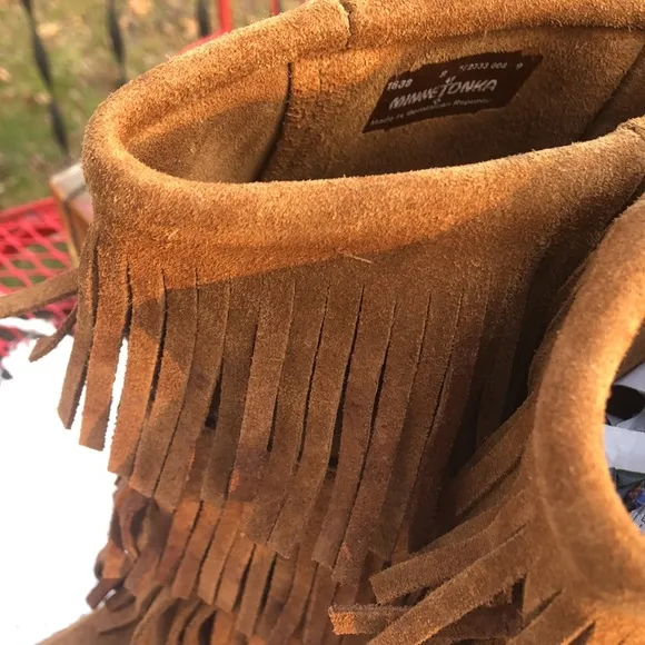 MINNETONKA Brown Suede Fringed Moccasin Boots