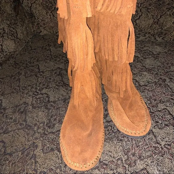 Minnetonka Fringe Shingles suede Boots, Brown