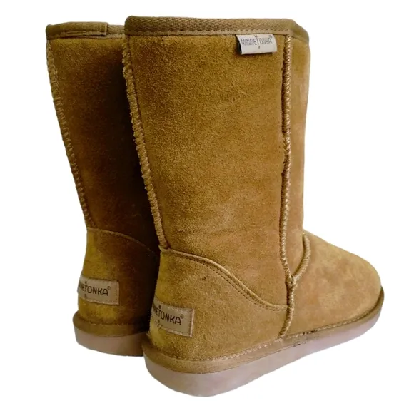 MinneTonka Olympia Women's Boots