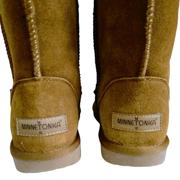 MinneTonka Olympia Women's Boots