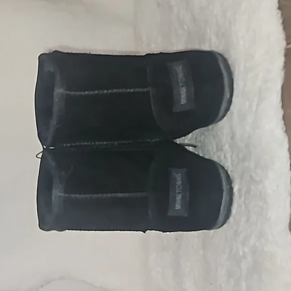 MINNETONKA Women Olympia Winter  Boot Size 7 M/9M