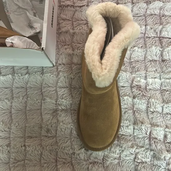 Minnetonka Women's Suede Boots size 7