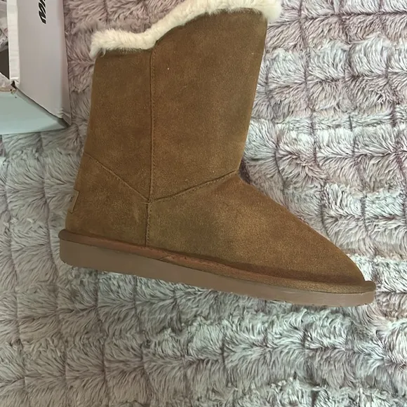Minnetonka Women's Suede Boots size 7