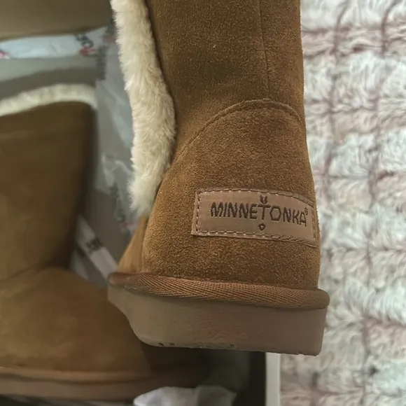 Minnetonka Women's Suede Boots size 7