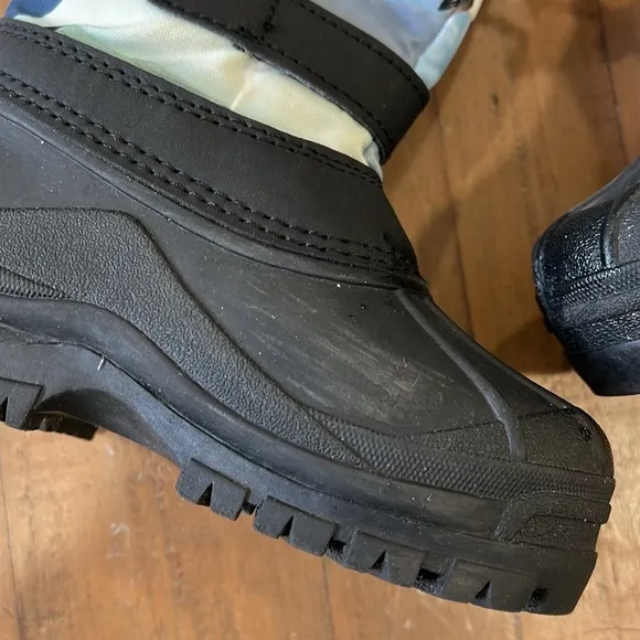 Molo driven arctic landscape snow boots