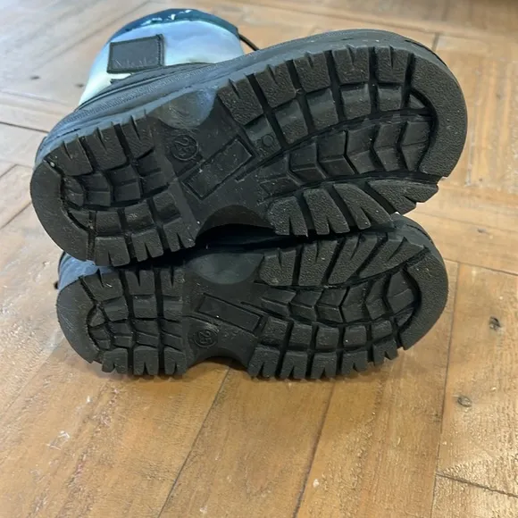 Molo driven arctic landscape snow boots