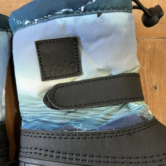 Molo driven arctic landscape snow boots