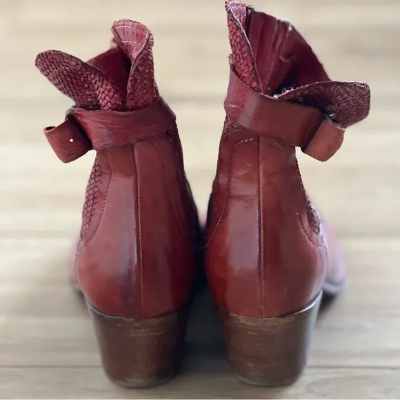 MOMA Ankle Boots Red Burgundy Leather made in Italy Sz 40