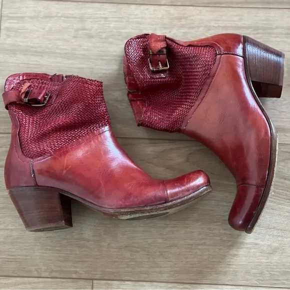 MOMA Ankle Boots Red Burgundy Leather made in Italy Sz 40