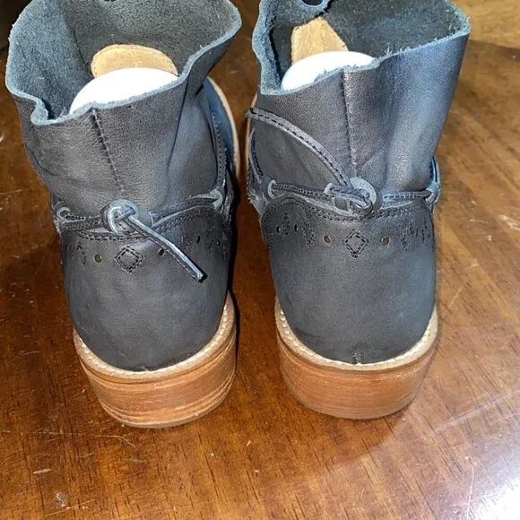 Musse &amp; Cloud Kylie Boots size 8 black suede leather