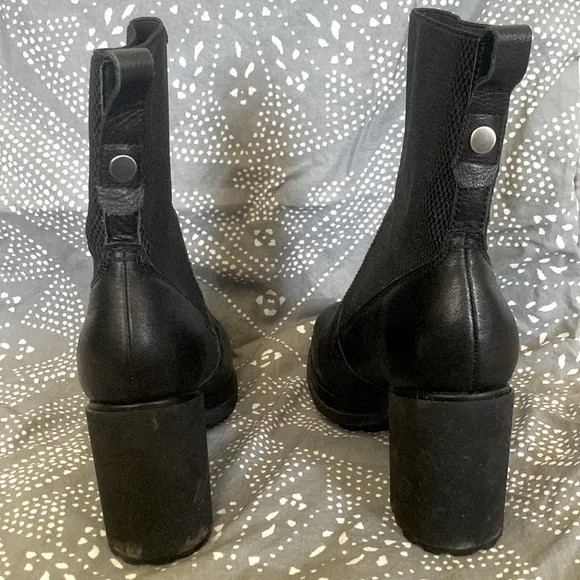 NAKED FEET black Survival mid-shaft boots, size 7.