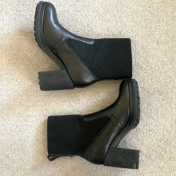 NAKED FEET black Survival mid-shaft boots, size 7.