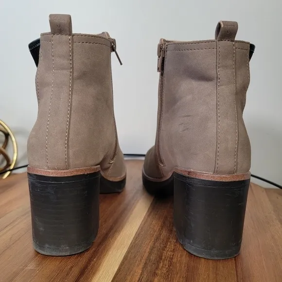 Naturalizer Madalynn Gore Boot Size 9.5