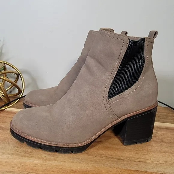 Naturalizer Madalynn Gore Boot Size 9.5