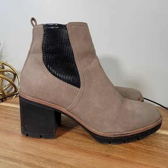 Naturalizer Madalynn Gore Boot Size 9.5