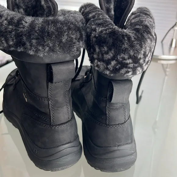 🥾Nearly New ADIRONDACK eVent Waterproof UGG Winter BOOTS BLACK Women’s 6 (EU 37)