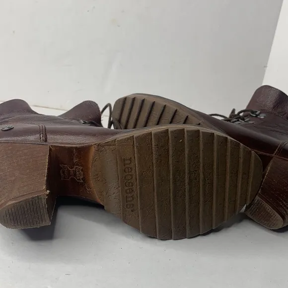 Neosens brown leather heeled lace-up ankle boots