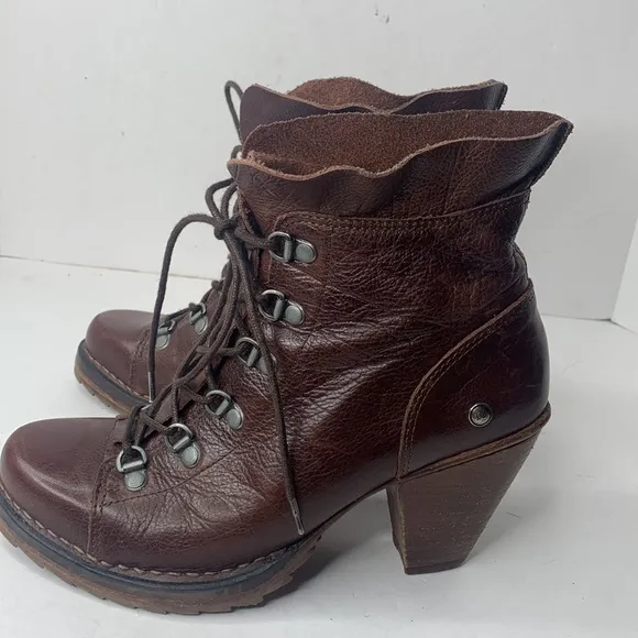 Neosens brown leather heeled lace-up ankle boots