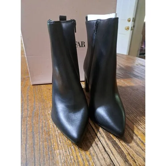 New 8.5E Wide JustFab Black Olyvia Booties Ankle Boots Chunky Block Heel