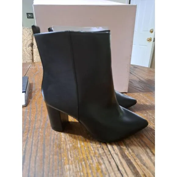 New 8.5E Wide JustFab Black Olyvia Booties Ankle Boots Chunky Block Heel