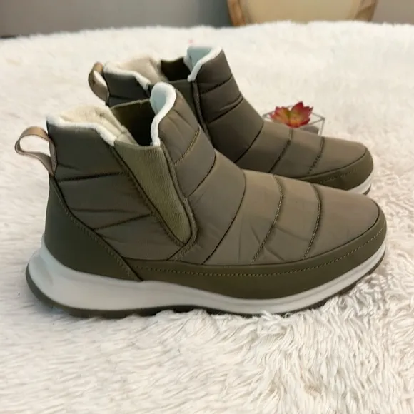 NEW Cougar Ramp Nylon green Waterproof boots women size 8.5