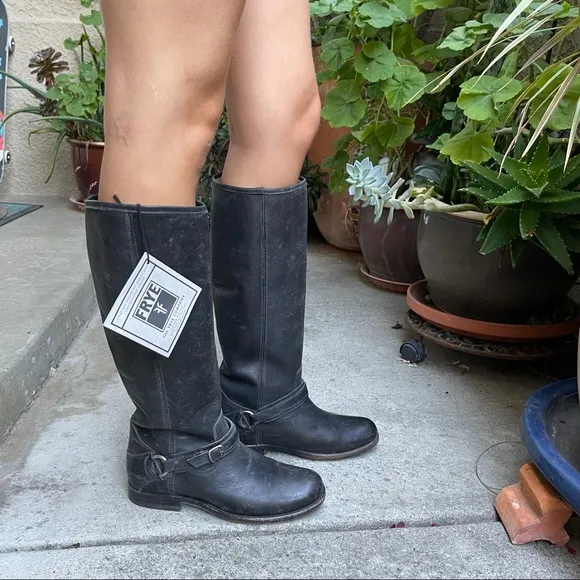 New dark gray Frye pull on leather riding boots